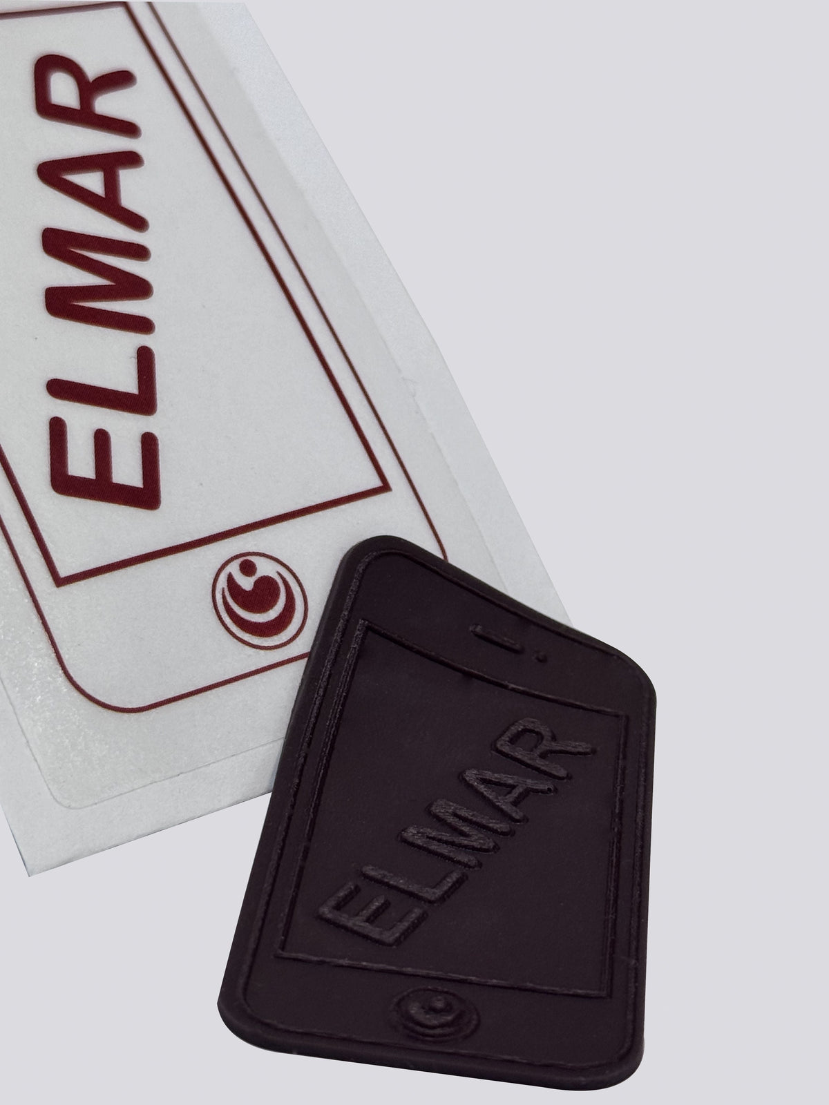 ELMAR in Rot mit Verpackung