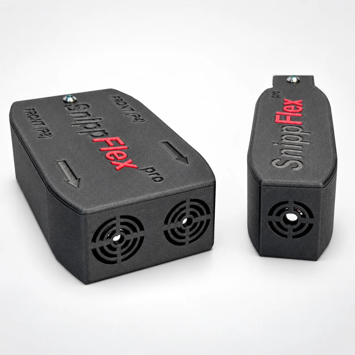 Beide SnippFLEX Module vor weißem Hintergrund, die runden Gitter an der Vorderseite sind gut zu sehen